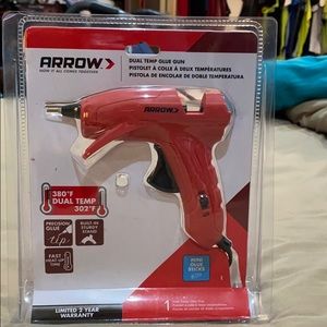 ARROW Hot Glue Gun with 24 glue sticks